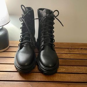 Black women’s combat boots